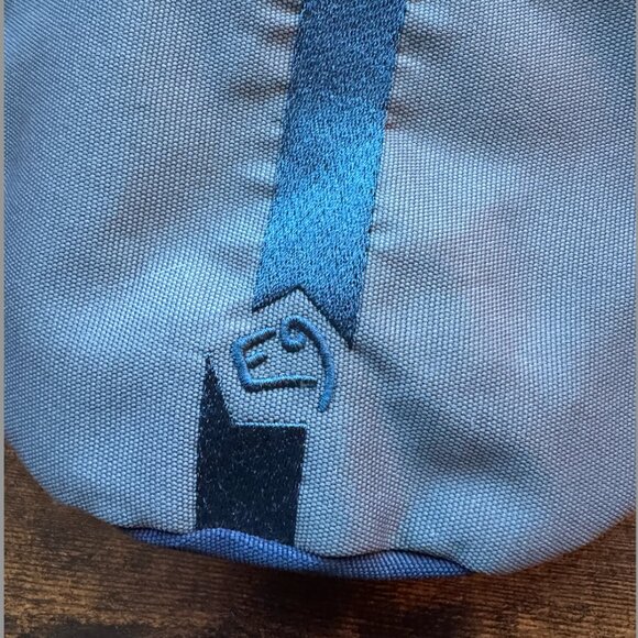 E9 Climbing/Bouldering Chalk Bag w/ Adjustable Strap & Chalk Brush | Navy/Black - Picture 7 of 10